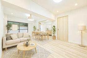 福岡県福岡市中央区平尾５丁目