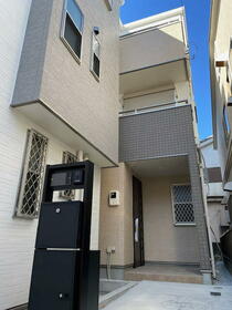 神奈川県川崎市幸区塚越１丁目