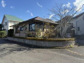 山梨県上野原市コモアしおつ１丁目