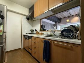 大阪府大阪市浪速区幸町１丁目