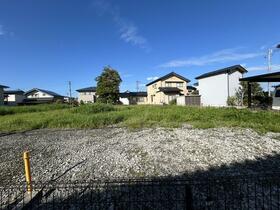 石川県金沢市八田町東