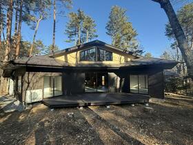 山梨県南都留郡鳴沢村−