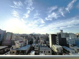 ツインタワ一住利毛利館