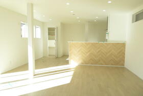 長野県東御市和