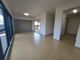 大阪府堺市堺区材木町東１丁