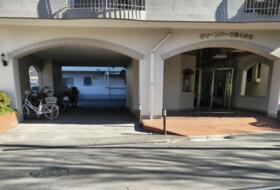 東京都足立区綾瀬６丁目