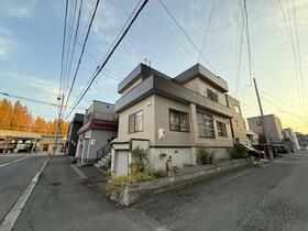 北海道札幌市西区八軒三条東4丁目