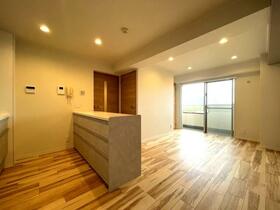 福岡県福岡市中央区赤坂３丁目