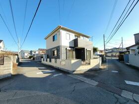 山梨県中央市中楯