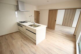 大阪府大阪市中央区内本町２丁目