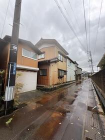 新潟県燕市吉田栄町