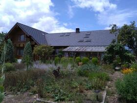 山梨県北杜市高根町箕輪