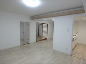 エメラルドグリーン白石中央