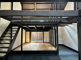 京都府京都市左京区二条通川端東入２丁目杉本町