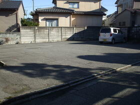 富山県富山市中川原新町