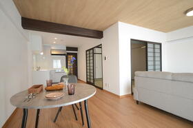 ロフティパレス宇佐?　１１０６号