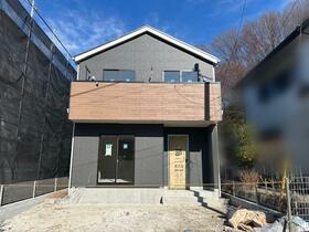 東京都八王子市元八王子町２丁目