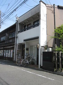 京都府京都市中京区二条通油小路東入西大黒町