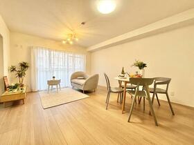 埼玉県三郷市早稲田６丁目