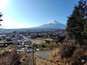 山梨県富士吉田市新倉