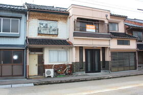 富山県射水市港町