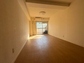 モナーク伊勢佐木