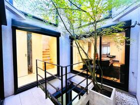 東京都世田谷区用賀２丁目