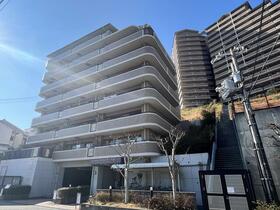 アンビエントジェームス山三番館