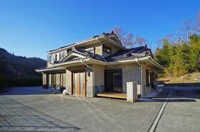 山梨県西八代郡市川三郷町黒沢