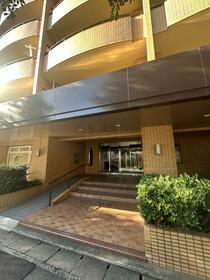 福岡県福岡市中央区平尾２丁目