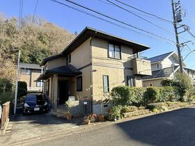 山梨県上野原市コモアしおつ１丁目