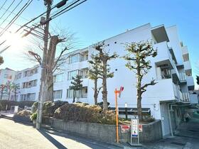 東京都新宿区北新宿３丁目