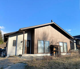 山梨県北杜市大泉町西井出