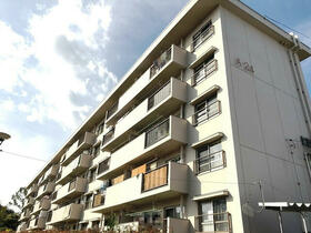 大阪府茨木市新郡山２丁目