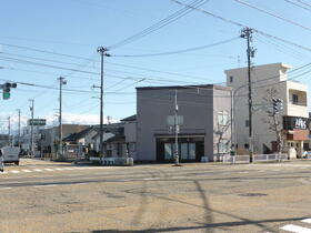 富山県富山市小泉町