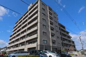 ロイヤルガーデン伏石