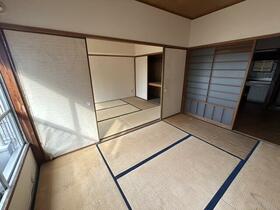 京都府京都市右京区西京極畔勝町