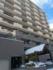 ライオンズマンション近代美術館前