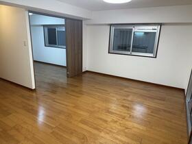 東京都港区海岸３丁目