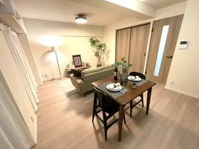 大阪府大阪市西区土佐堀３丁目