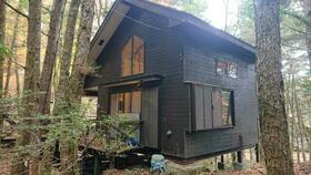 山梨県南都留郡鳴沢村−