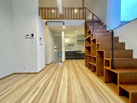 石川県金沢市本多町１丁目