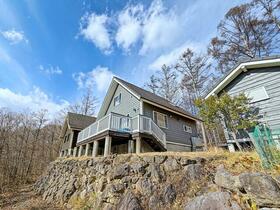 山梨県北杜市長坂町小荒間