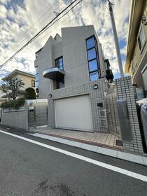 東京都世田谷区中町１丁目