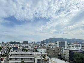 サーパス吉野本町　５階