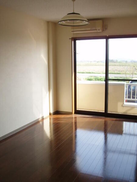 apartment 山形県東置賜郡高畠町大字一本柳
物件地図