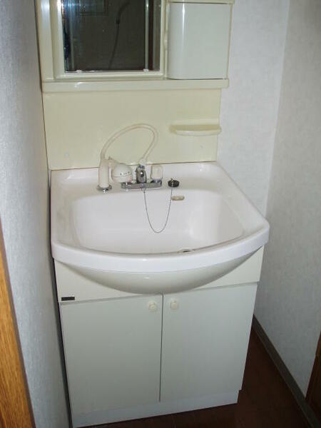 apartment 山形県東置賜郡高畠町大字一本柳
物件地図