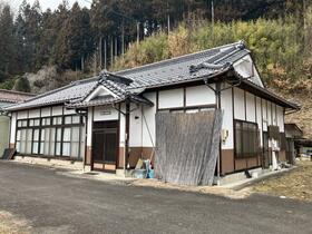 福島県伊達郡川俣町大字秋山字芳作