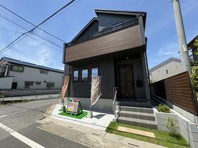 埼玉県越谷市赤山町３丁目