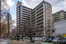 福岡県福岡市南区大楠２丁目